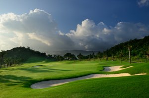 三亚海棠湾海中海高尔夫俱乐部 Sanya Begonia Bay Peninsula Golf Club